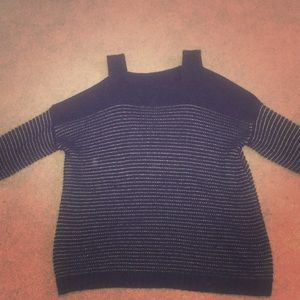 Shoulder less sleeved black sweater
